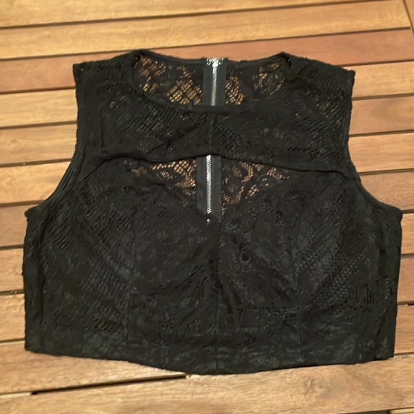 Lace top - Picture 4 of 5